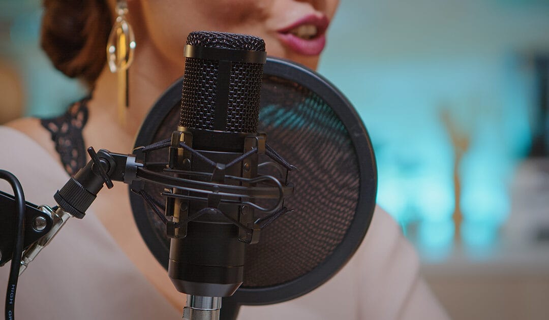 34 Inspiring Writing Podcasts to Subscribe to Right Now