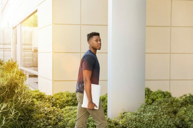 3 Real-World Examples of Freelance Writing Pitches That Sold
