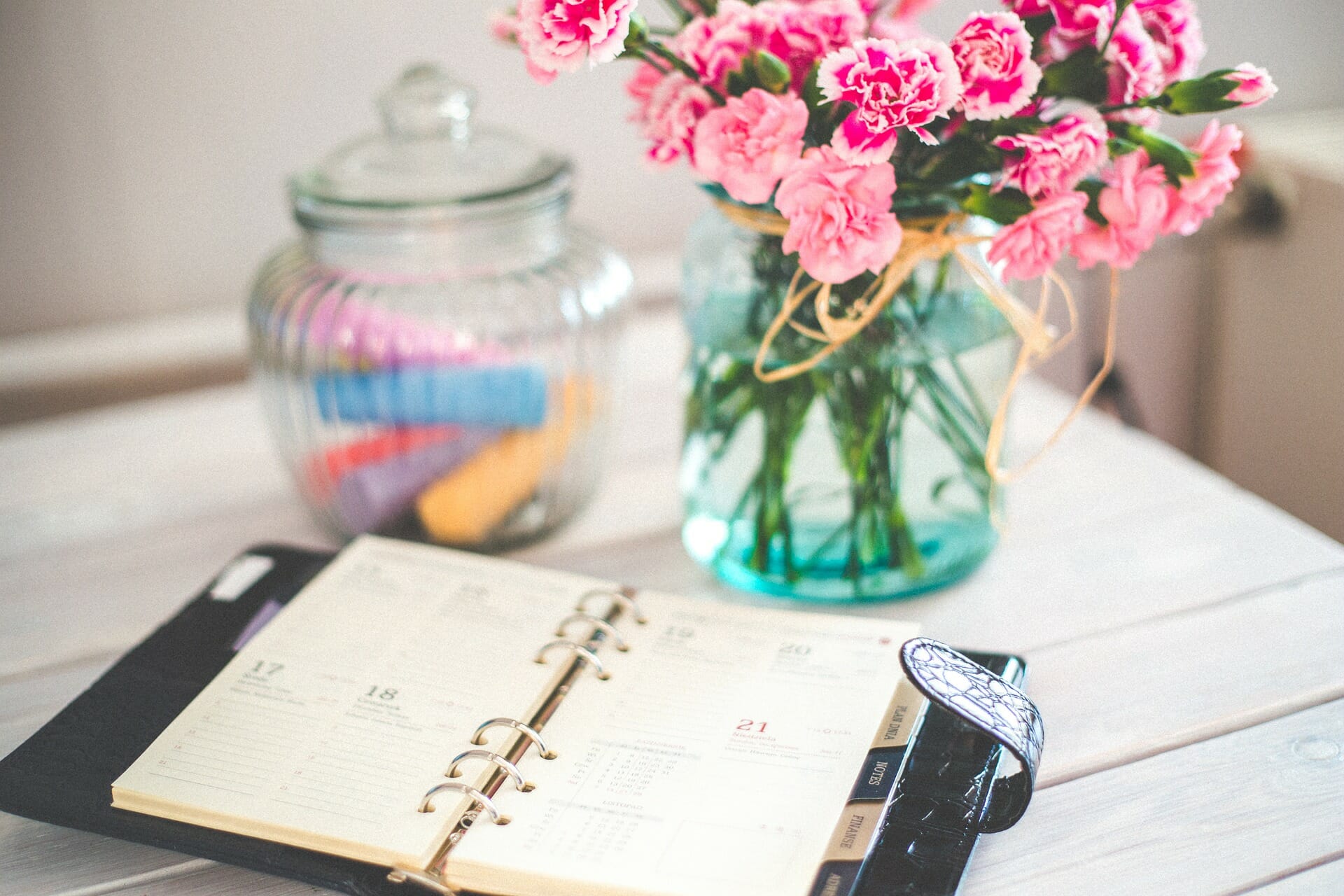 4 Handy Planners for Freelance Writers Who Want to Get Organized